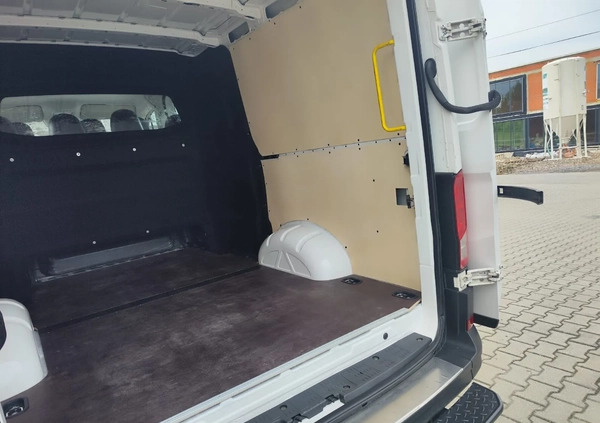Volkswagen Crafter cena 116850 przebieg: 230000, rok produkcji 2018 z Pińczów małe 106